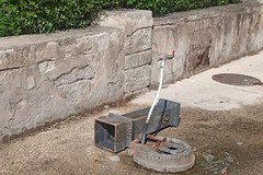 Abbattuta la fontana pubblica di via Milite Ignoto