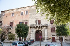 Chiuse al traffico il 2 giugno, dalle ore 19.00, via e piazza La Corte