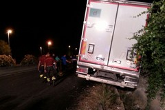 Camion fuori strada sulla SP 231: ferito un andriese