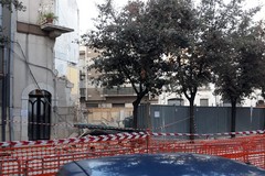 Crollo di via Pisani: indagini in corso e traffico interdetto nella zona