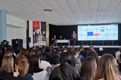 La pena di morte attraverso le opere d’arte: l'istituto “Lotti-Umberto I” di Andria ospita il giudice Luca Buonvino