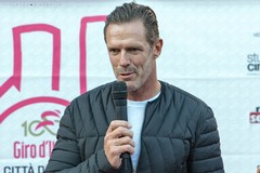 Mario Cipollini incontra i ragazzi dell'istituto "Manzoni-Poli" - L'INTERVISTA VIDEO