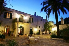 2 Giugno, caldo e turisti stranieri spingono le vacanze: record di presenze negli agriturismi