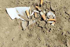 Le nostre spiagge (e mare) soffocati da rifiuti e dai sempre più presenti mozziconi di sigaretta