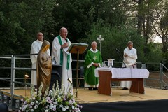 Festa di Santa Maria al Monte ai piedi del maniero federiciano