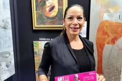 Al Carrousel du Louvre a Parigi espone l'artista andriese Martha Lian Suarez