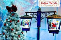 Viaggio nell’ascensore magico e passaggio segreto nel bosco dell’elfo distratto: verso l’8^ edizione de “La casa di Babbo Natale” di Sabino Matera