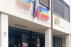 L’I.C. Cotugno lancia l’allarme sugli spazi: tre ordini di scuola in un unico plesso