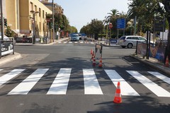 Avviati gli interventi per la segnaletica orizzontale: è la volta delle strisce pedonali