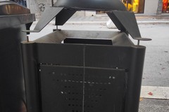 Teppisti scatenati: i nuovi cestini porta immondizia vandalizzati
