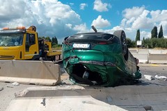 Rotatoria Montegrosso: Alfa Romeo si è ribaltata dopo aver impattato il new jersey