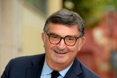 A Palazzo di Città, un'opera d'arte per ricordare Vincenzo Sinisi