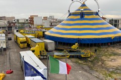 Circo davanti alla scuola Archimede, la comunità scolastica protesta: "Sorpresa amara"
