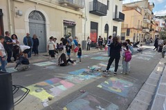 "Giottiamo": ad Andria successo per la festa dell'arte e della pace con i gessetti
