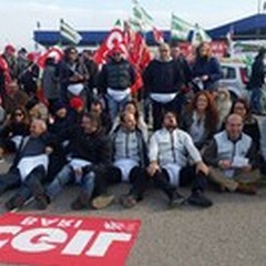 Da 22 mesi senza contratto: lavoratori della grande distribuzione in "mutande "