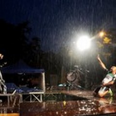  "Power to you ", in 250 sotto la pioggia per lo spinning in piazza