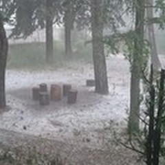 Bomba di acqua e grandine a Castel del Monte: diversi danni