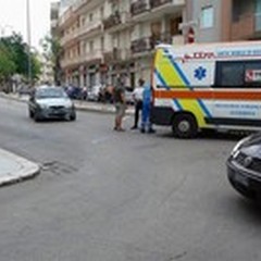 Incidente in via Montegrappa: una 33enne investita da un'auto
