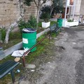 Sporcizia per i banchetti serali davanti alla Basilica della Madonna dei Miracoli
