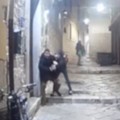 Centro storico di Andria, accoltellamento ripreso dalle telecamere di via Quarti