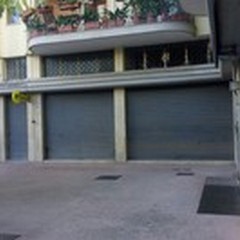 Via Trani, assalto al postamat nella notte