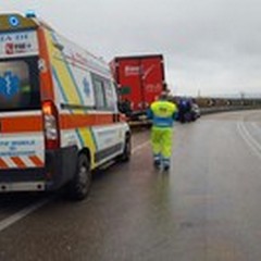 Scontro auto-Tir sulla Strada Provinciale 231: due feriti lievi