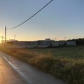 Concluse all'alba le operazioni di spegnimento del deposito di pedane. Ancora incerte le cause
