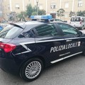 Aggredisce anziana per vecchie ruggini familiari: 40enne fermato dalla Polizia Locale
