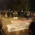 Manifestazione contro il Green pass: un centinaio i partecipanti al Largo Torneo