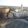 Lancio di uova contro un ragazzo con disagio: deprecabile episodio nel centro storico di Andria