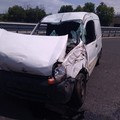 Brutto incidente sulla Andria-Barletta, un'auto con una donna a bordo si ribalta