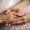 Riapertura delle visite dei parenti e dei nuovi ricoveri nelle strutture residenziali