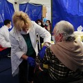 Coronavirus: la curva dei contagi non si ferma, oggi sono 1571 a fronte di oltre 12 mila tamponi