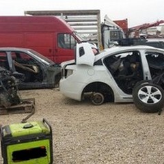 Auto rubate: arrestato un 40enne complice dell'officina mobile