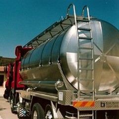 Acque reflue utilizzate in agricoltura: sequestrata un'autocisterna
