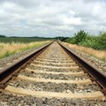 Denso fumo e fuoco sulla linea Ferrotranviaria alla periferia di Andria