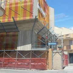 Aggredito in cantiere: un uomo ferito in via Vochieri