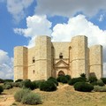 Riaprono i luoghi della cultura a partire da domani sabato 22 maggio: tra questi vi è Castel del Monte