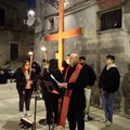 «Nella Speranza...Rifiorire l'albero, la croce, la vita»: i ragazzi del progetto "Senza Sbarre " animano la Via Crucis