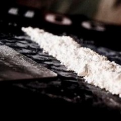 Droga, confezionavano dosi in casa: un 56enne ed un 23enne in manette