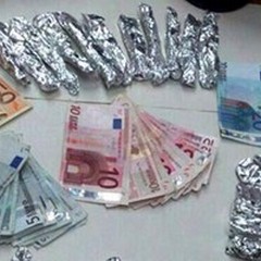 Incensurato 49enne in manette: 30 dosi di droga