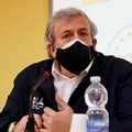 Il presidente Emiliano: «Nuova ordinanza per la scuola, torna la possibilità di scelta»
