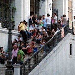 Sit-in di protesta dei lavoratori delle Cooperative Sociali a Palazzo di Città