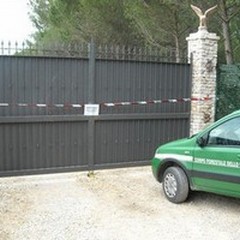 Alle pendici di Castel del Monte, opere edilizie abusive