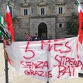 Formatori della Bat senza stipendio: sit in davanti alla sede di Andria