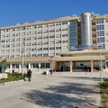 Ustioni per una bambina di Andria per aver camminato sul falò non spento di una spiaggia di Barletta