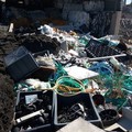 Piccole discariche di rifiuti crescono. E intanto si riduce la percentuale di raccolta differenziata