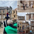 Immacolata Concezione, l'omaggio floreale alla Madonna in piazza Duomo