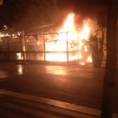 In fiamme un dehor di Corso Cavour