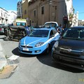 Auto si ribalta in piazza Ruggero Settimo per una mancata precedenza